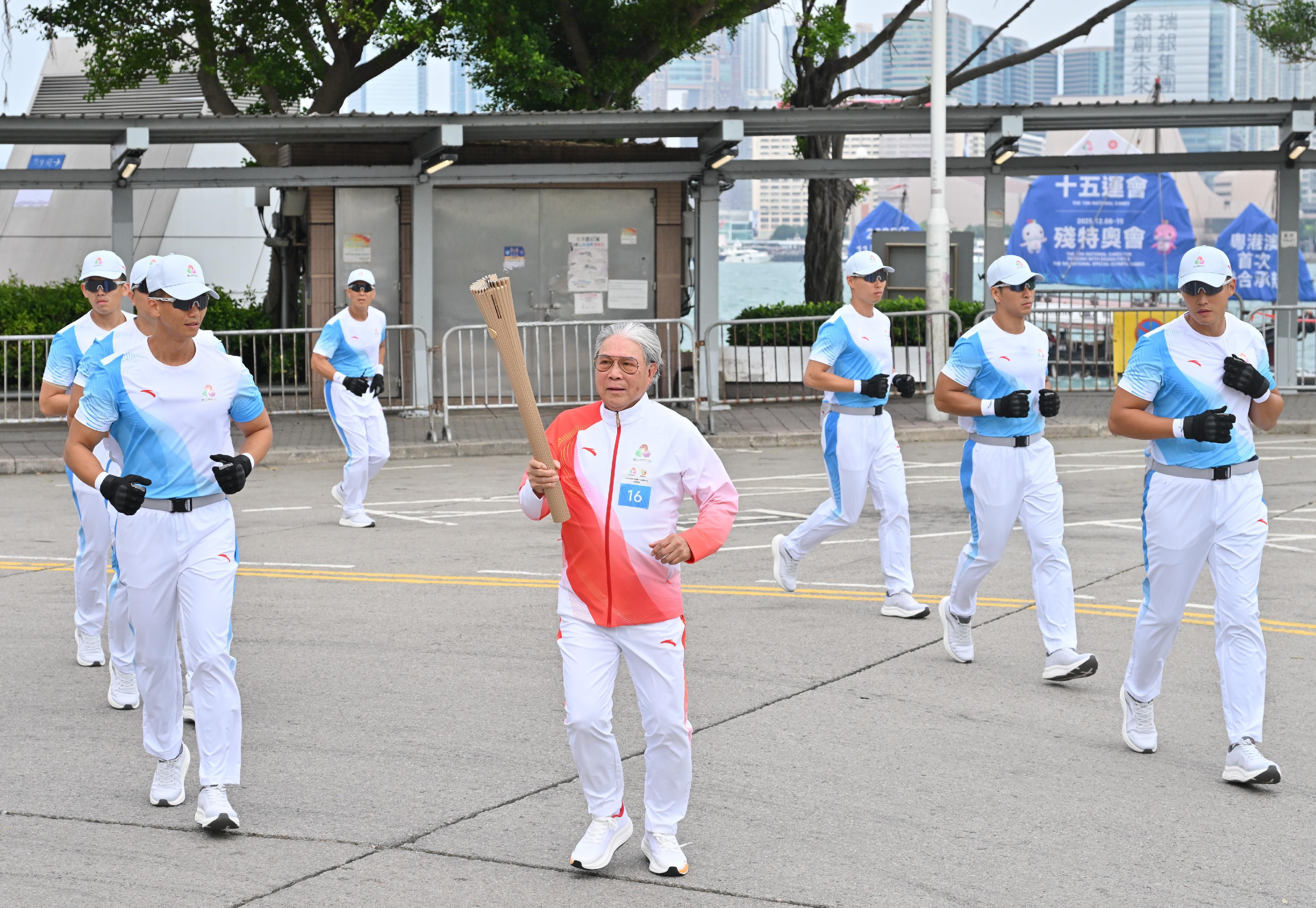 火炬手16：霍震霆
