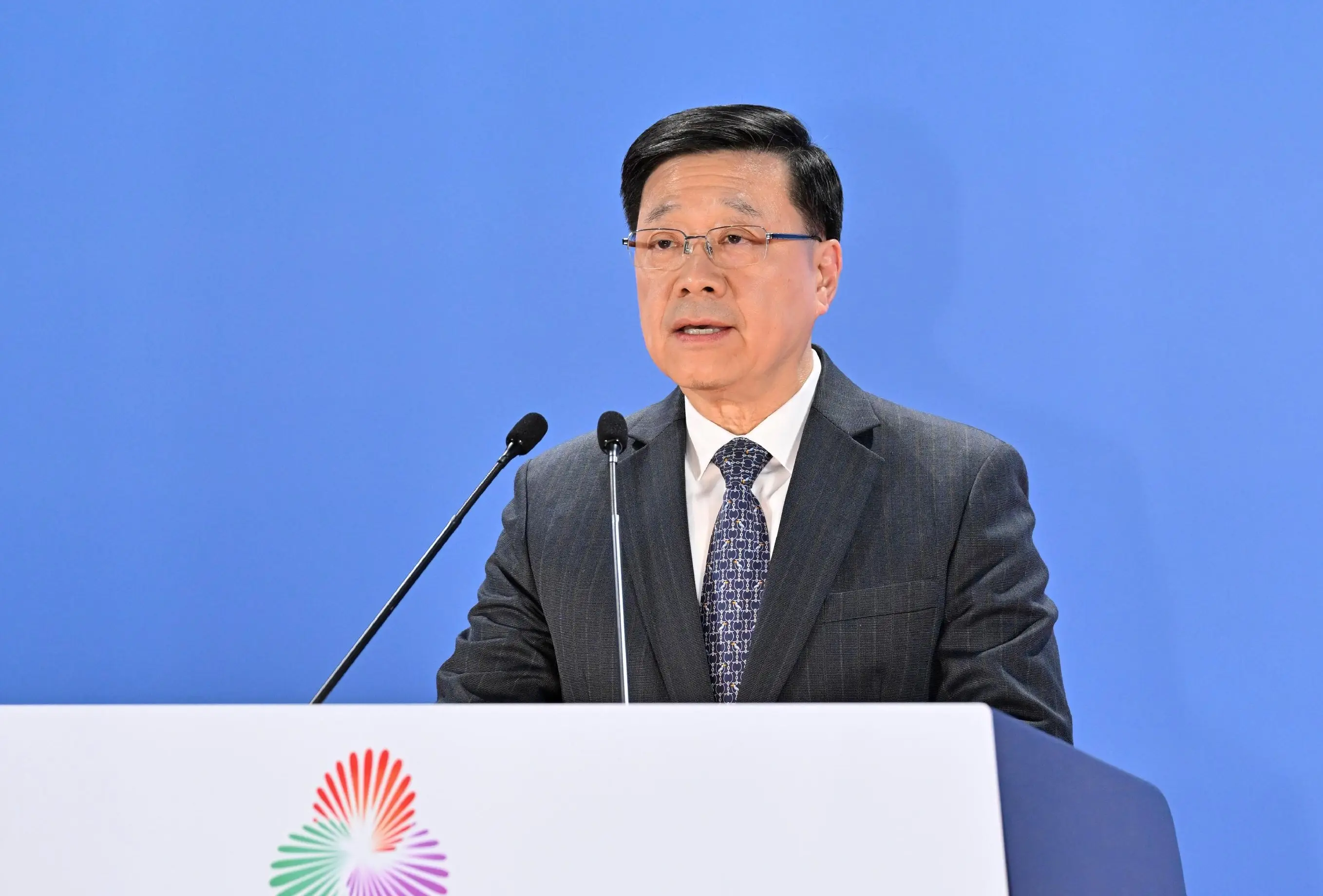 The Chief Executive, Mr John Lee, attended and spoke at the closing ceremony of the 15th National Games in Shenzhen on November 21.