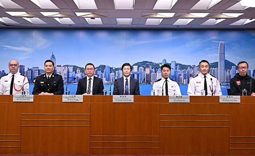 全國運動會香港賽區統籌辦公室主任楊德強（中）聯同相關政府部門及中國香港田徑總會代表舉行記者會，簡介2025深港馬拉松賽暨第十五屆全國運動會田徑（馬拉松）測試賽香港賽段的相關安排。
