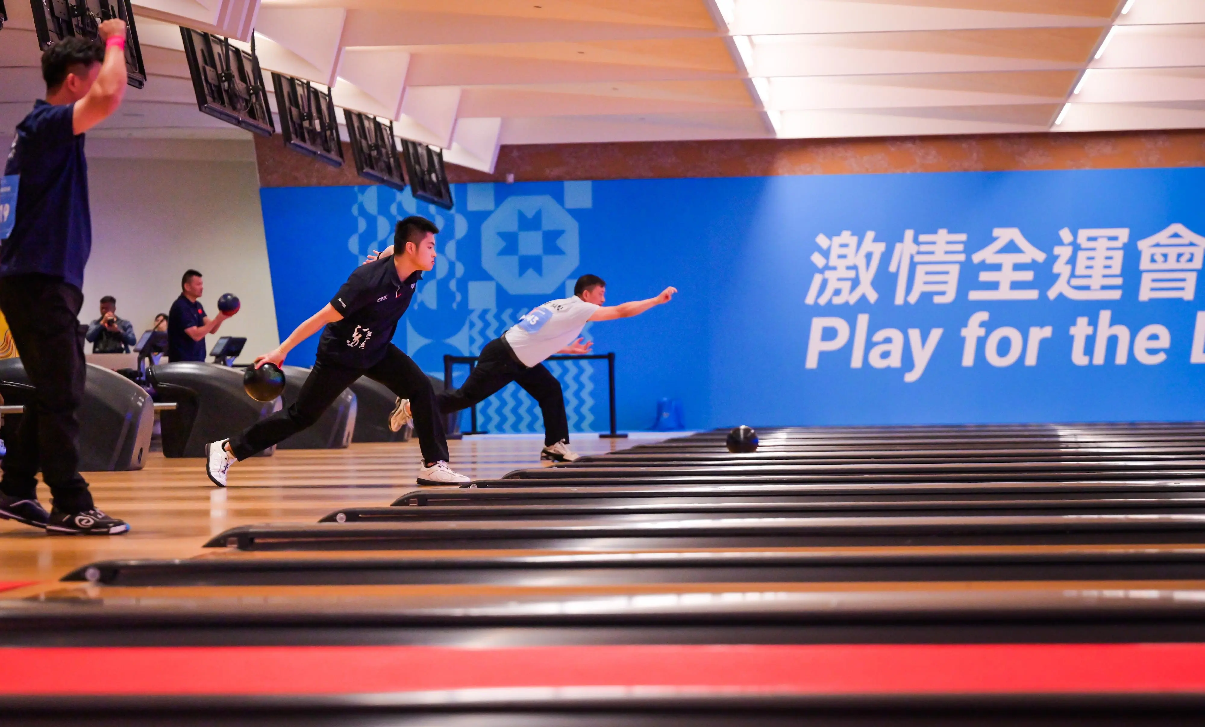 第十五届全国运动会群众比赛保龄球项目决赛在启德体育园保龄球中心举行。