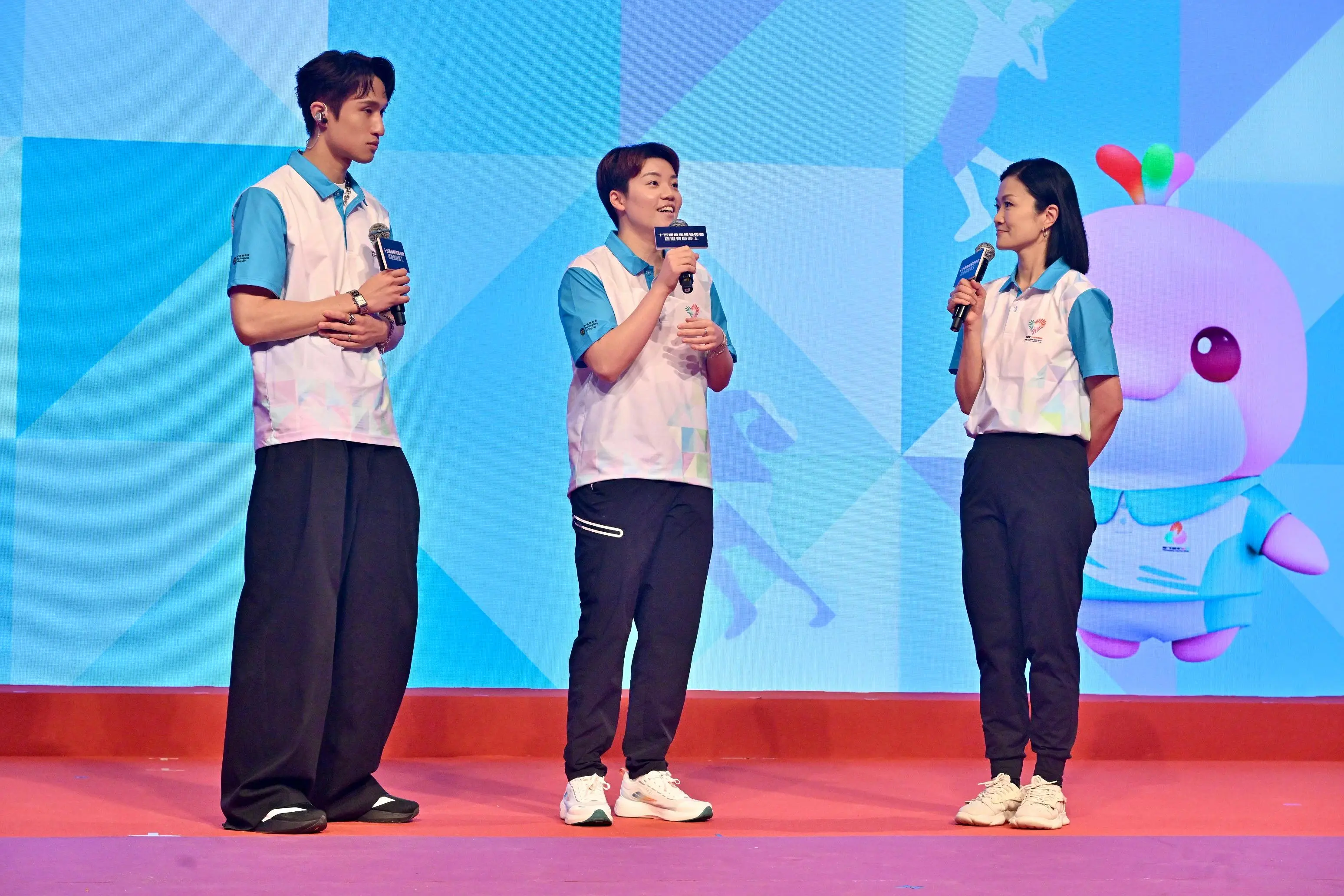 Pledging ceremony for the volunteers of the 15th NG, 12th NGD and 9th NSOG in Hong Kong was held at the Queen Elizabeth Stadium on September 14.
