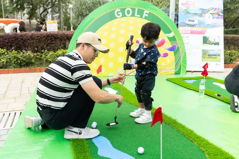 Roving Carnival of the NG, the NGD and the NSOG held at the Tsuen Wan Park Plaza.