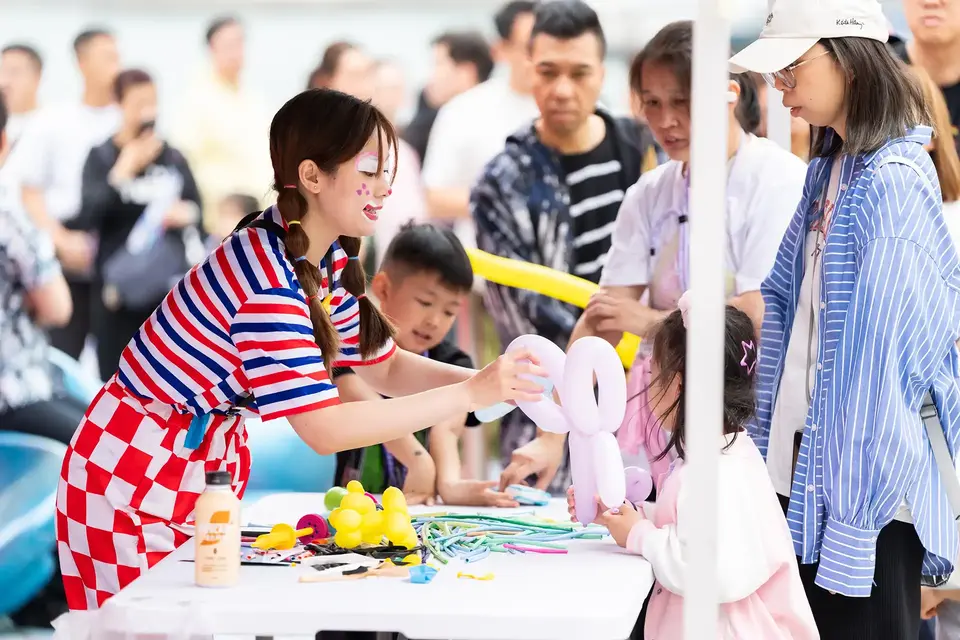 Roving Carnival of the NG, the NGD and the NSOG held at the Tsuen Wan Park Plaza.