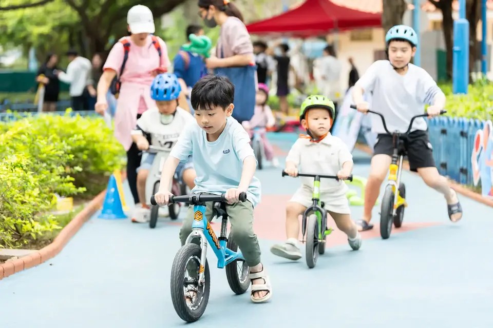 Roving Carnival of the NG, the NGD and the NSOG held at the Tsuen Wan Park Plaza.