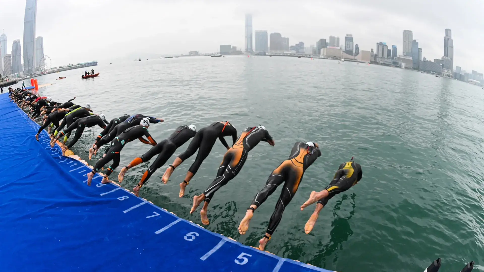 The 15th National Games Triathlon test event was held at the Central Harbourfront and Victoria Harbour today on March 1 and March 2.